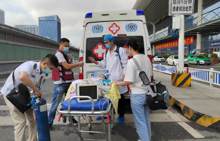 灵山县救护车出租公司